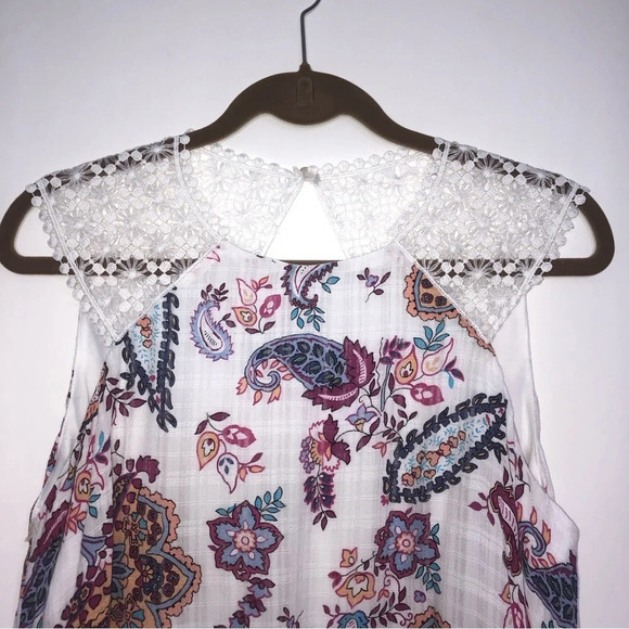 $9 Sale Trixxi Sleeveless Top Floral White Lined Back Cutout Button Embroidered - Picture 7 of 13